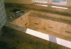 bathtub.jpg (27987 bytes)